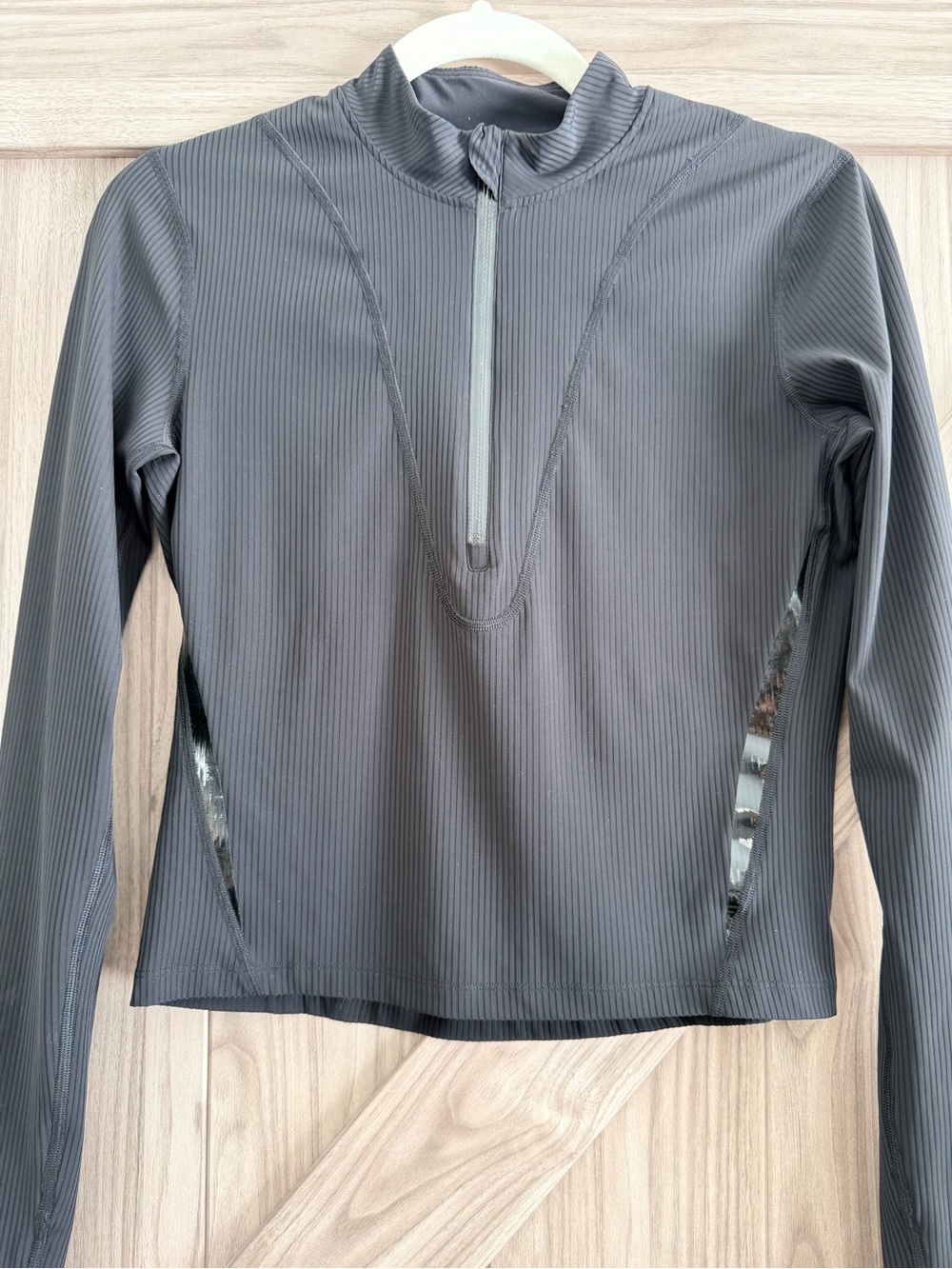 Lululemon cropped 3 quarter zip-size 6